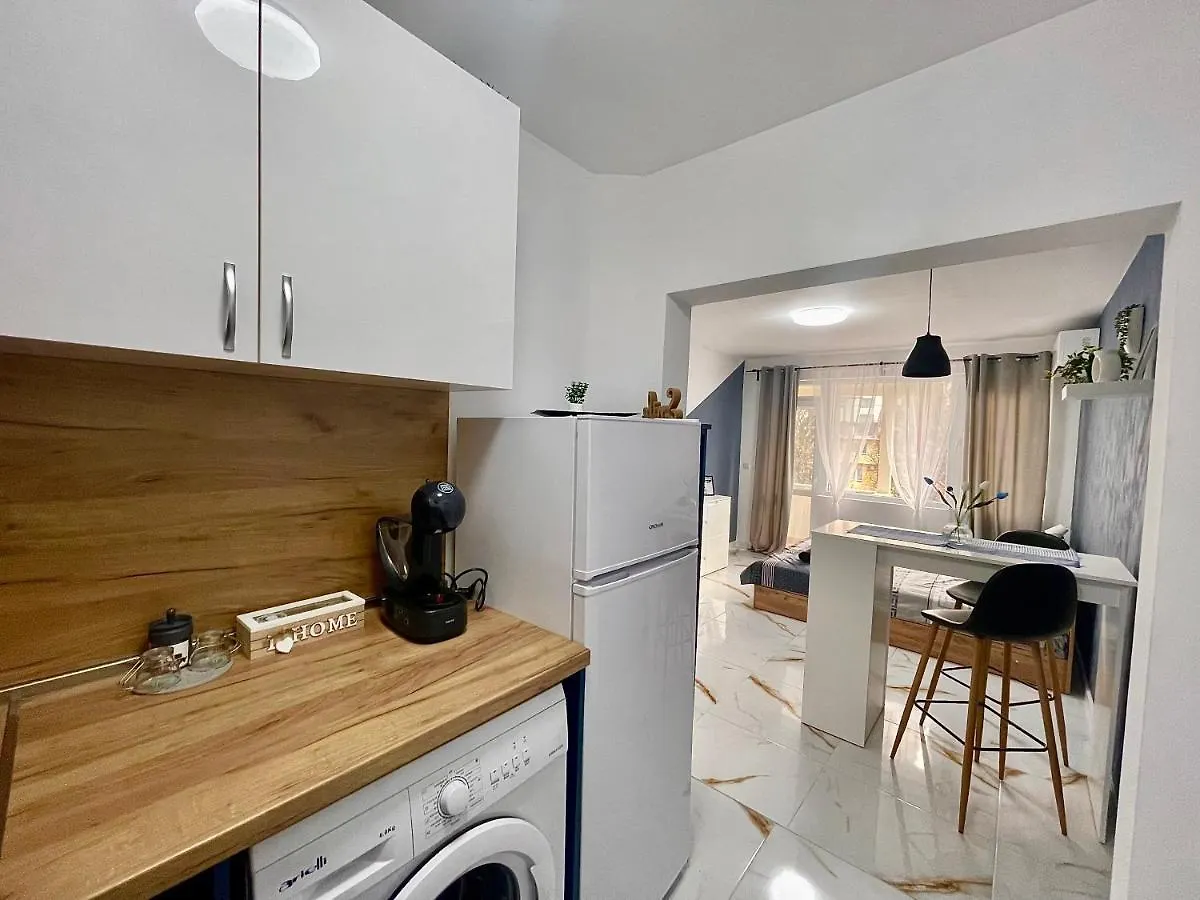 Apartment Blueroom-Самостоятелна Стая Private Room Varna Bulgaria