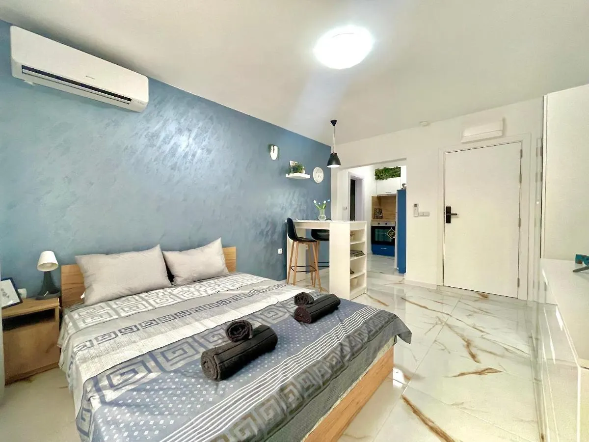 Blueroom-Самостоятелна Стая Private Room Varna 0*,  Bulgaria